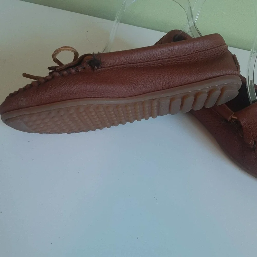 nwot MINNETONKA Deerskin Kilty moccasin in Carmel Size 6-6.5M - Picture 3 of 15